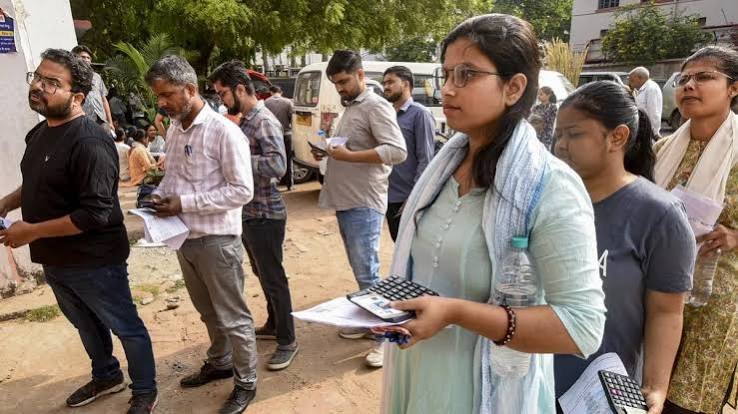 NEET PG Exam: एग्जाम शुरू होते ही बार-बार बंद हुआ सिस्टम, 2,445 छात्रों की परीक्षा अटकी, अब इस तारीख को फिर होगा पेपर