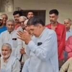 बेटियां नहीं पहुंचीं पिता के अंतिम संस्कार में, ₹5,100 भेजकर बोलीं- वीडियो कॉल पर दिखा देना!