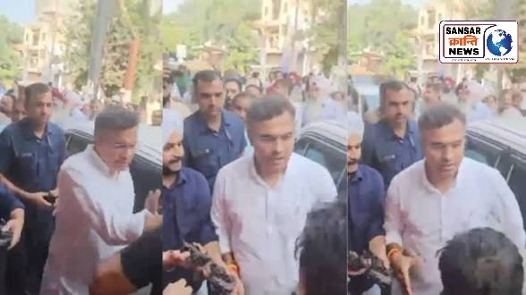 मंत्री के दौरे में अचानक मचा बवाल, कैमरा चला तो युवक को पड़ गया थप्पड़!